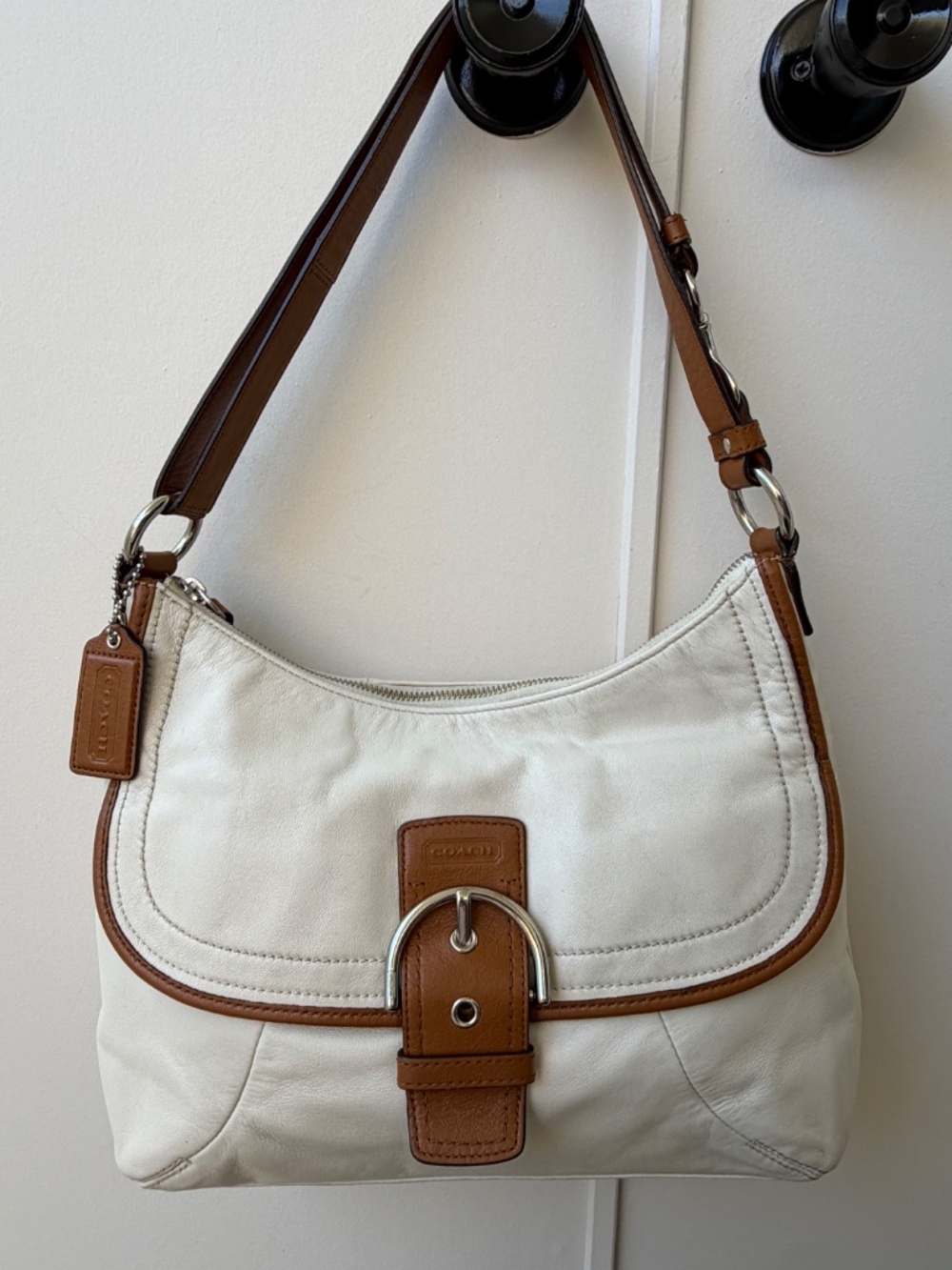 Rare Vintage Soho Madison Buckle Flap Bag Style F19580
